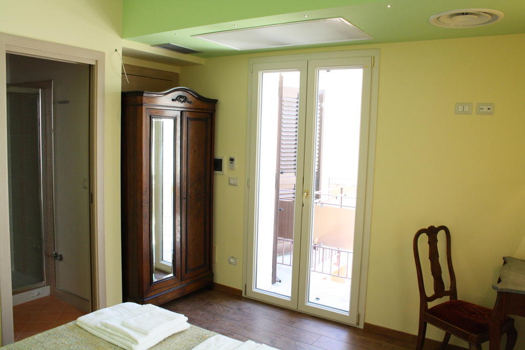 Il Principe B&B Ali Terme Δωμάτιο φωτογραφία
